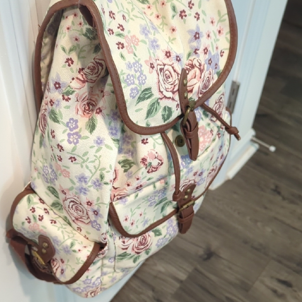 Mossimo Supply Co Cream and Brown Floral Backpack NWOT - Picture 4 of 17